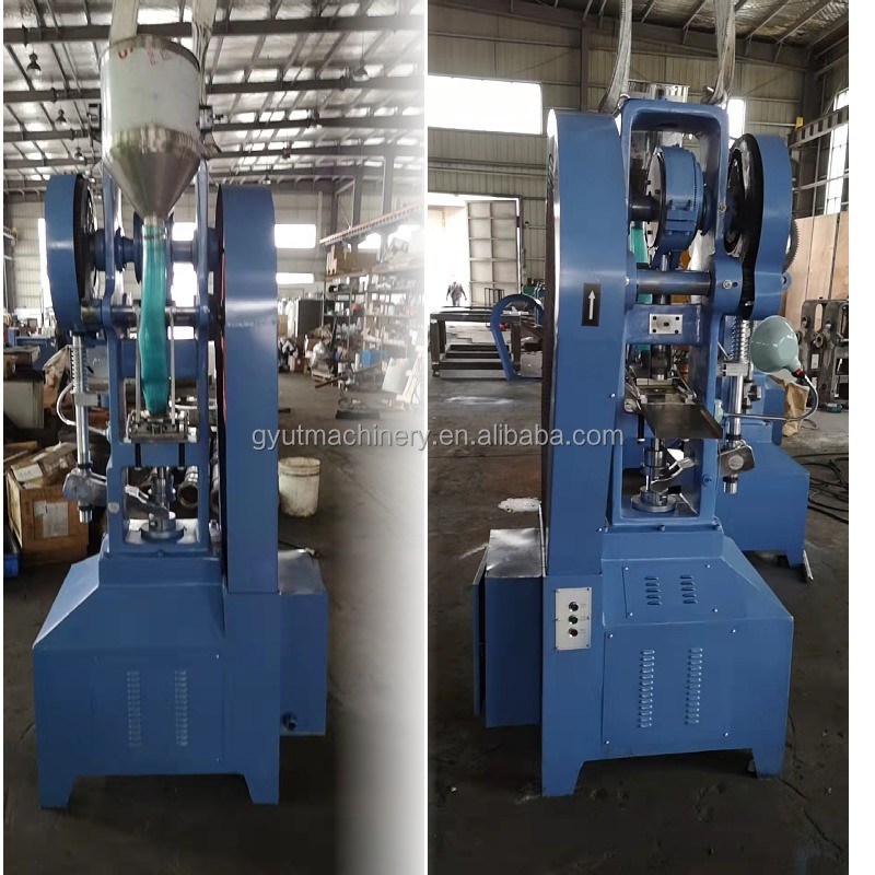 Гамбурги для ванной бомбы изготавливаются гидравлическим прессом массой 10 тонн с натуральными солями эфирного масла