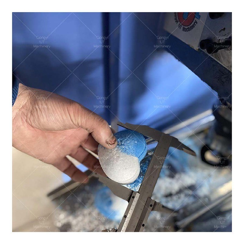 60 мм промышленная полноавтоматическая Маленькая 70 мм ванная бомба Пресс-машина для гостиниц Вес 55 кг