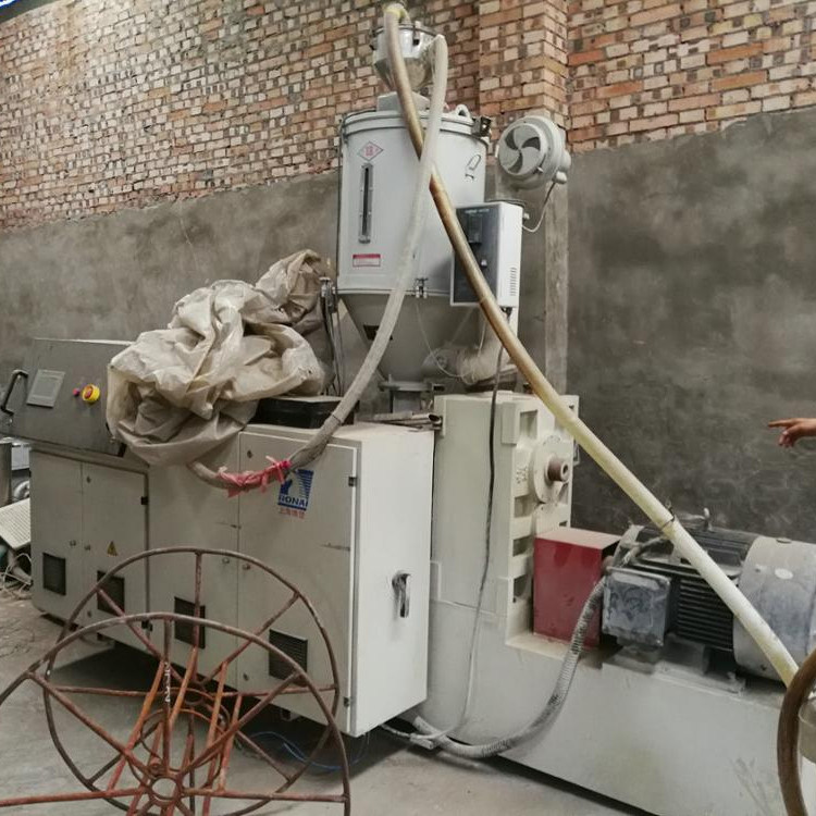 Машина для изготовления труб из пластика из другой руки для прочных водопроводных труб на производственных предприятиях