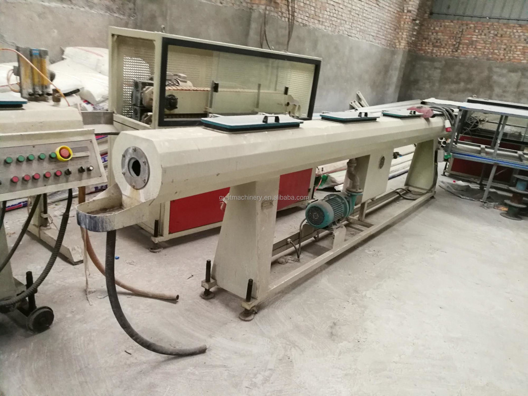 Машина для изготовления труб из пластика из другой руки для прочных водопроводных труб на производственных предприятиях