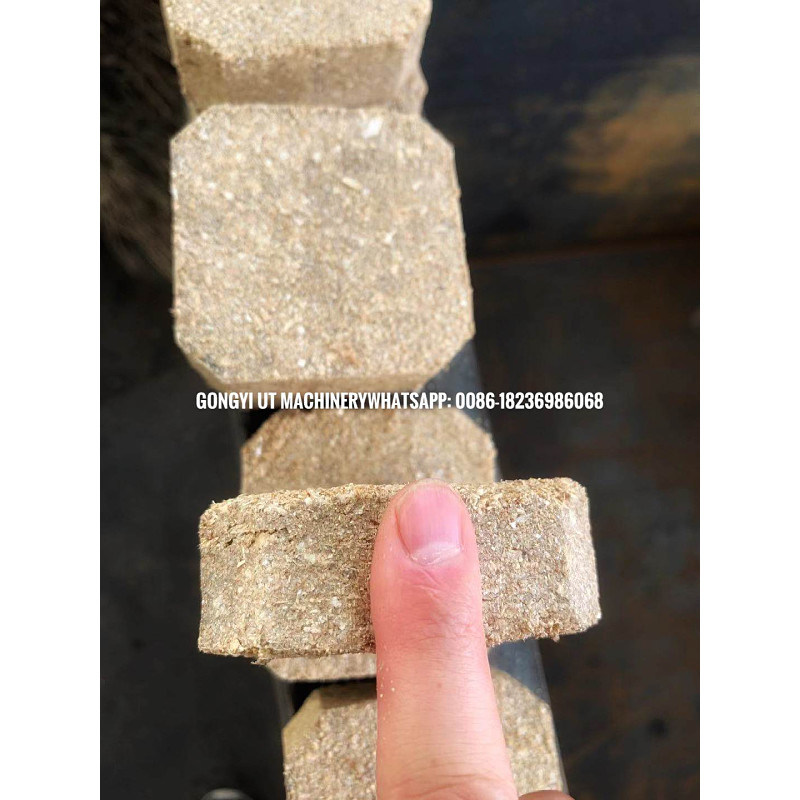 Машина для изготовления блоков из древесного порошка для требований клиентов Легкая в эксплуатации и прочная