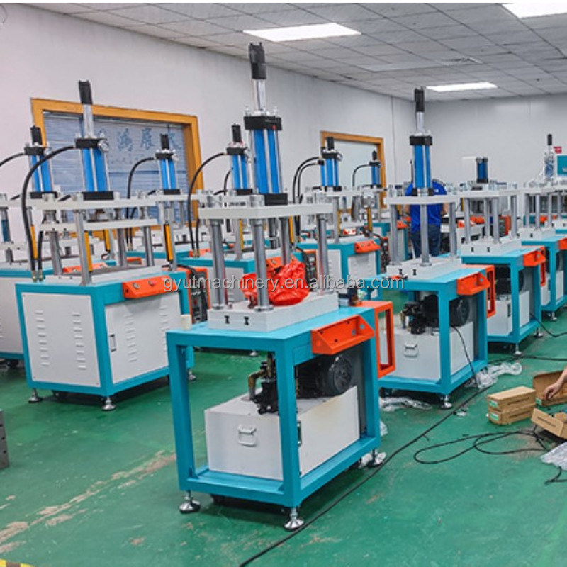 точность Гидравлическая порошкообразующая формовая машина для автоматического шампуня Бар ванной бомбы с игрушкой